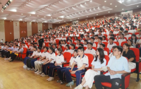 最高涨分199!恒一复读部再写传奇!直击复读生表彰大会现场